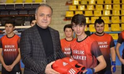 Başkan Fatih Üçok, Boksörlere Malzeme Desteğinde Bulundu.