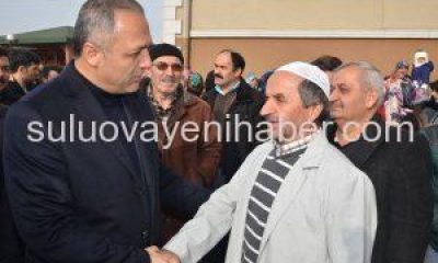 Umre yolcuları dualarla uğurlandı.