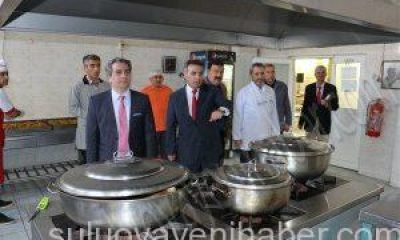 Suluova Kaymakamı Dr. Vural Karagül, İmam Hatip Lisesini ziyaret etti.