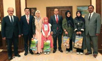 Amasya Valisi, Türkiye 2.’si Suluovalı Öğrencileri ödüllendirdi.