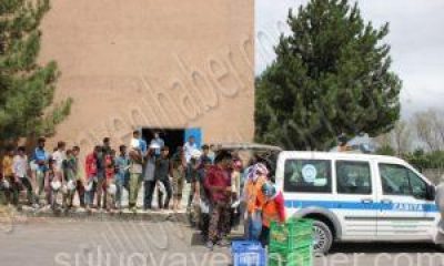 Suluova’da Biri Çocuk 102 Yabancı Uyruklu Kaçak Yakalandı.