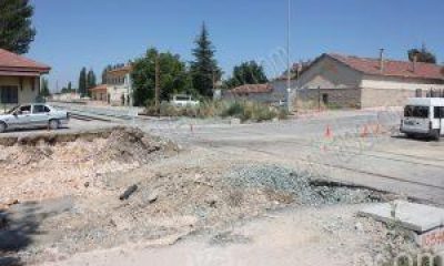 Tren Yolu ile Karayolu Arasındaki Kot Farkı Gideriliyor.