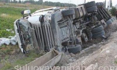 Tır Devrildi, 1 Yaralı.