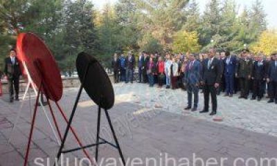 Suluova’da, 10 Kasım Atatürk’ü Anma Çelenk Töreni Yapıldı.