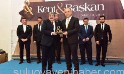 Başkan Üçok, 2018 Yılının En Başarılı Belediye Başkanı Seçildi.