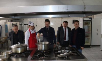 İl Müdürü Doç. Dr. İlker Kösterelioğlu, Suluova’da ki okullarda incelemelerde bulundu.