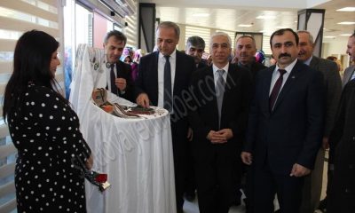 Halk Eğitim Merkezi El Sanatları Sergisi Açtı.