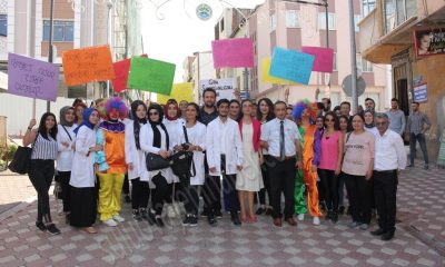 Üniversiteliler, Sağlıklı Gıda İçin Yürüyüş Yaptı.