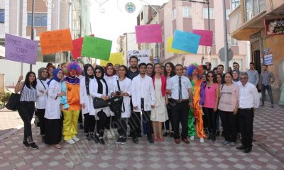 Üniversiteliler, Sağlıklı Gıda İçin Yürüyüş Yaptı.