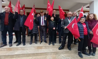 AMASYALI GAZİLERDEN SERT TEPKİ, “BAYRAĞIMIZA UZANAN EL YA KIRILIR YA YOK OLUR”