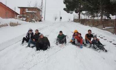 ÇOCUKLAR KARIN KEYFİNİ KAYARAK ÇIKARDI.