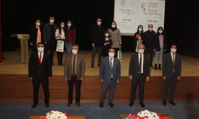 İSTİKLÂL MARŞI’MIZI GÜZEL OKUMA YARIŞMASINDA DERECEYE GİRENLER ÖDÜLLENDİRİLDİ.