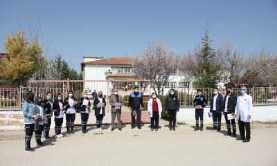 ÖĞRENCİ VE POLİS KOVİD-19 İLE MÜCADELE EDİYOR