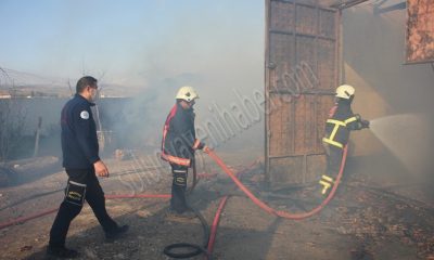 YANGINDA 20 TON SAMAN KÜL OLDU