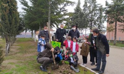 “TOHUM VER FİDANA DÖNÜŞSÜN” PROJESİ AFACANLARIN ELLERİNDE HAYAT BULMAYA DEVAM EDİYOR