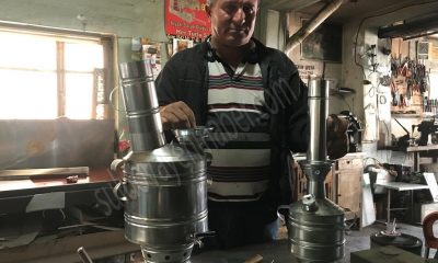 BEKİR USTA 42 YILDIR SACA ŞEKİL VERİYOR