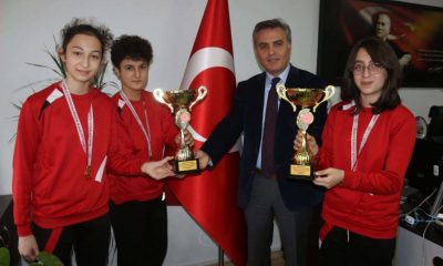 SULUOVA ŞEKER ORTAOKUL KIZ FUTBOL TAKIMI İL ŞAMPİYONU OLDU