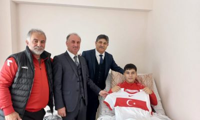 TFF’DEN, AYAĞINI KAYBEDEN FUTBOLCU EREN BULUT’A MİLLİ TAKIM FORMASI
