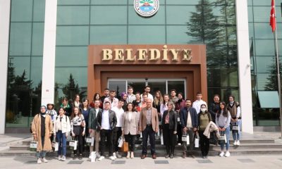 MİMARLIK FAKÜLTESİ ÖĞRENCİLERİNDEN BAŞKAN ÜÇOK’A ZİYARET