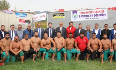 KIRKPINAR BAŞPEHLİVANLARININ KOL BAĞLADIĞI SULUOVA 1. ALTIN SOĞAN KARAKUCAK BAŞPEHLİVANLIĞINI ALİ RIZA KAYA KAZANDI.