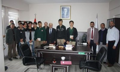 40 HADİS EZBERLEME YARIŞMASINDA DERECEYE GİREN ÖĞRENCİLER ÖDÜLLENDİRİLDİ