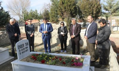 VEFAT EDEN ÖĞRETMENLERİMİZ KABRİ BAŞINDA DUALARLA ANILDI