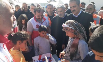 MİLLİ EĞİTİM BAKANINDAN DEPREM BÖLGESİNDEKİ SULUOVA EKİBİNE ZİYARET