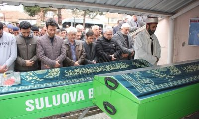 HAYATINI KAYBEDEN ANNE VE BABASININ CENAZE NAMAZINI İMAM OĞULLARI KILDIRDI