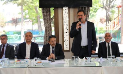 TARIM VE ORMAN BAKAN YARDIMCISI VEYSEL TİRYAKİ, AK PARTİ ADAYI HALUK İPEK İLE BİRLİKTE SEKTÖR TEMSİLCİLERİYLE TOPLANTI YAPTI.