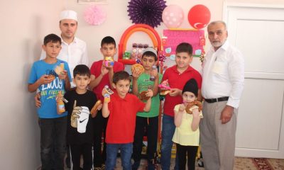 CAMİYİ SEVDİRMEK İÇİN “ÜCRETSİZ MİNİ ÇOCUK MARKET” AÇTILAR.