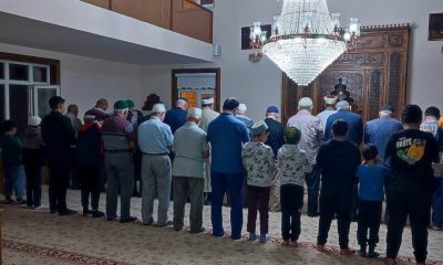 SABAHIN SEHERİNDE BABA-OĞUL CAMİDE !