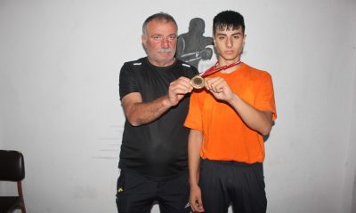 TAVSİYE İLE BAŞLADIĞI BOKSTA TÜRKİYE ŞAMPİYONU OLDU, MİLLİ TAKIMA ÇAĞRILDI.
