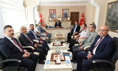 BAŞKAN ÜÇOK, VALİ DORUK’A HAYIRLI OLSUN ZİYARTETİNDE BULUNDU.