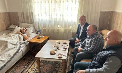 BAŞKAN ÜÇOK, KAZADA YARALANAN YAKUP SÖZEN’İ ZİYARET ETTİ.