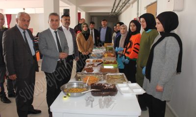 İMAM HATİPLİ ÖĞRENCİLER FİLİSTİN YARARINA HAYIR KERMESİ AÇTI