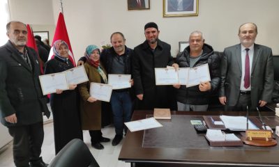 MÜFTÜ SITKI KAYA, CAMİ ARSASINI BAĞIŞLAYAN HAYIRSEVERLERE TEŞEKKÜR BELGESİ VERDİ