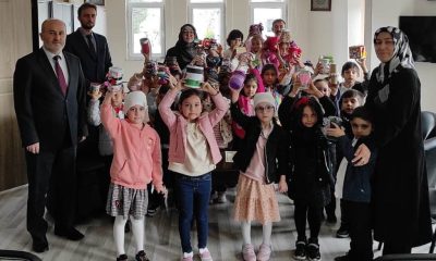 MİNİKLER KUMBARALARINI MAZLUM FİLİSTİN HALKINA BAĞIŞLADI