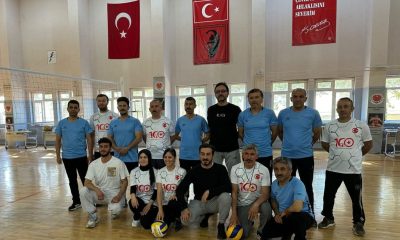SULUOVA’DA ÖĞRETMENLER ARASI VOLEYBOL TURNUVASI BAŞLADI