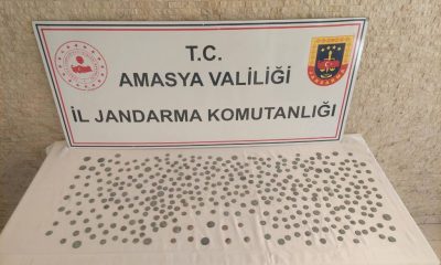 AMASYA’DA 582 ADET PONTUS RUM KRALLIĞINA AİT GÜMÜŞ/BRONZ SİKKE ELE GEÇİRİLDİ