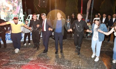 İLÇEMİZİN 67. YILINI KAYMAKAM, BELEDİYE BAŞKANI VE VATANDAŞLAR OYUN VE HALAYLARLA KUTLADI