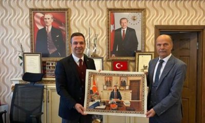 SANAYİ SİTESİ BAŞKANINDAN KAYMAKAM’A ANLAMLI HEDİYE