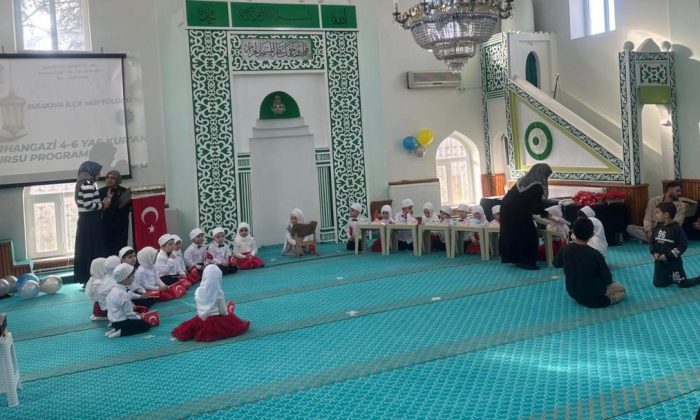ORHANGAZİ 4-6 YAŞ KUR’AN KURSUNDA KARNE HEYECANI