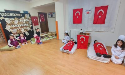 ÖZEL VALİDE SULTAN ANAOKULU ÖĞRENCİLERİNDEN “BİR DESTANDIR ÇANAKKALE” PROGRAMI