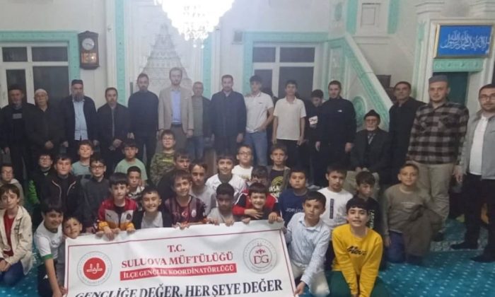 DİKİLİTAŞ CAMİİ’NDE “YATSI NAMAZI GENÇLİK BULUŞMASI” DÜZENLENDİ