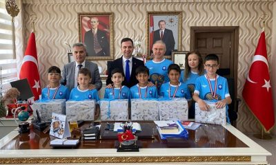 KAYMAKAM GÜRÇAM, BAŞARILI ÖĞRENCİLERİ ÖDÜLLENDİRDİ