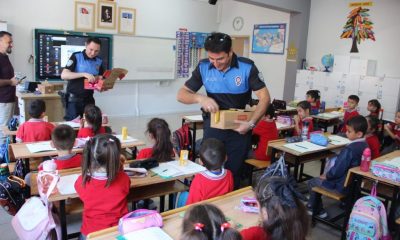 POLİSTEN MİNİK ÖĞRENCİLERİMİZ İÇİN TRAFİK EĞİTİMİ