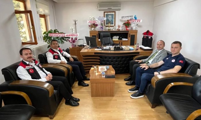 İL MÜDÜRÜ ARSLAN’DAN YENİ İLÇE MÜDÜRÜ ŞEN’E HAYIRLI OLSUN ZİYARETİ