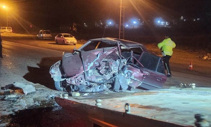 SULUOVA’DA İKİ OTOMOBİL ÇARPIŞTI 3 YARALI 1 ÖLÜ