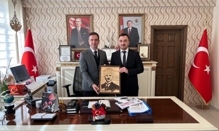 ANAHTAR PARTİ İLÇE TEŞKİLATI’NDAN KAYMAKAM GÜRÇAM’A ZİYARET