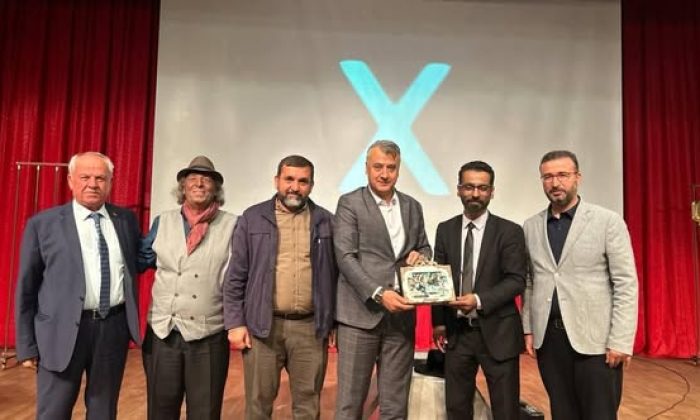 DİRENİŞİN SEMBOLÜ MALCOLM X AMASYA’DA SAHNEDE